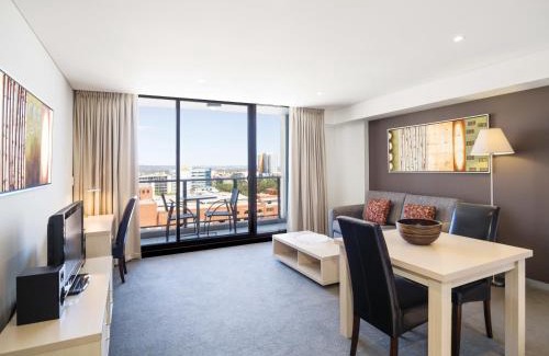 Adelaide Central Business District Apartment | Oaks Adelaide Horizons Suites