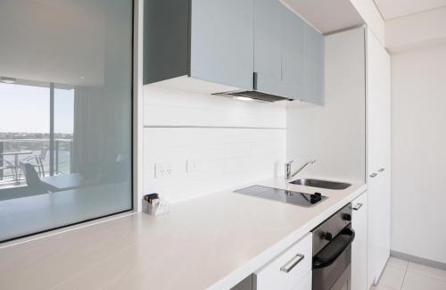 Adelaide Central Business District Apartment | Oaks Adelaide Horizons Suites