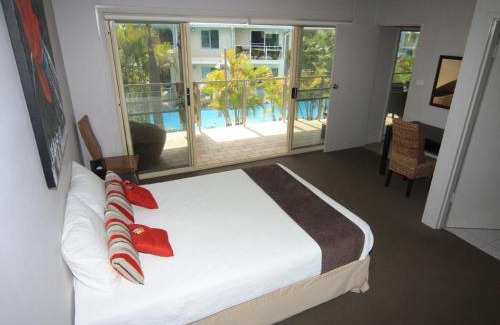 Salamander Bay Apartment | Oaks Pacific Blue 339 Huge Resort Lagoon Pool