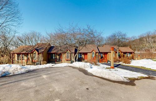The Galena Territory House | Oaks Paradise