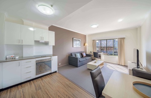 Darling Harbour Apartment | Oaks Sydney Goldsbrough Suites