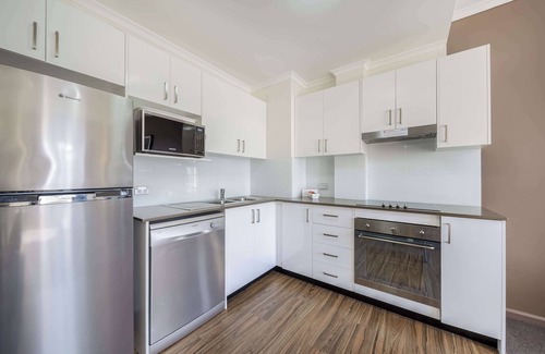 Darling Harbour Apartment | Oaks Sydney Goldsbrough Suites