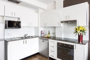 Darling Harbour Apartment | Oaks Sydney Goldsbrough Suites