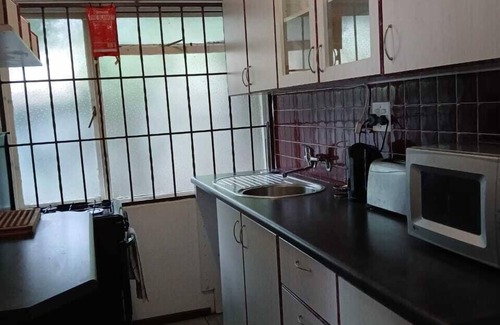 Greater Johannesburg Metropolitan Area House | Oaktree Guest House