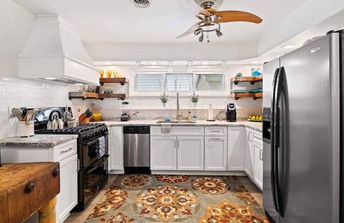 Ashtabula House | Oakwood Beach - Lake Front - Geneva-On-The-Lake