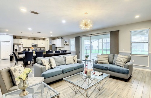 Loughman Apartment | Oakwood Oasis