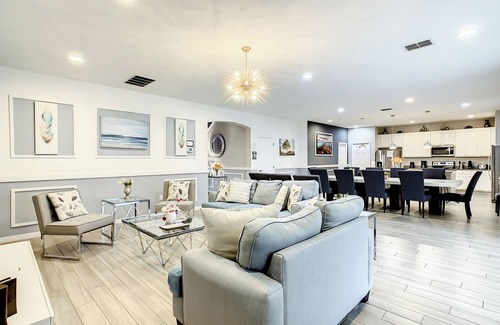 Loughman Apartment | Oakwood Oasis