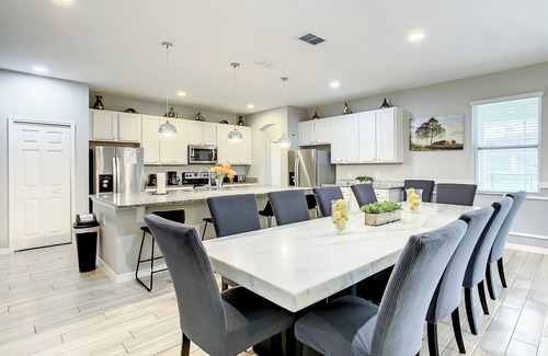 Loughman Apartment | Oakwood Oasis