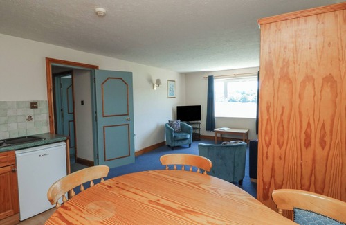 Kingsteignton Cottage | OAKWOOD, pet friendly in Kingsteignton