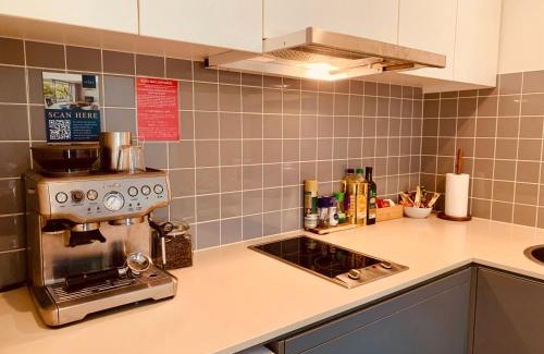 Cairns Central Business District Apartment | Oasis at Harbour lights Cairns