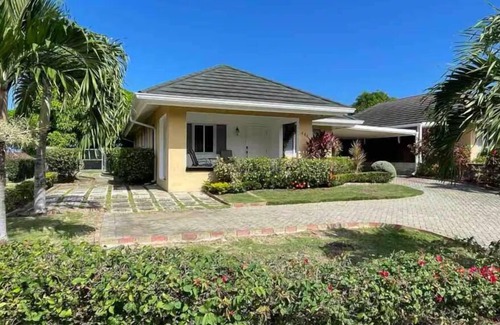 St. Ann's Bay Apartment | Oasis at The Palms