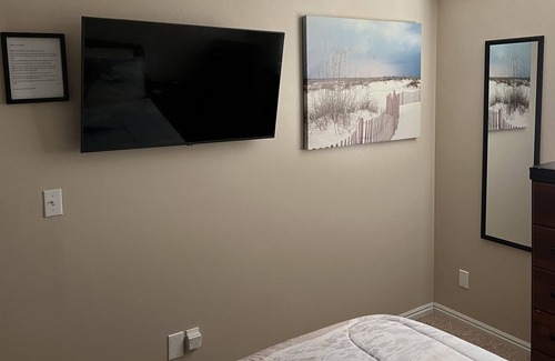 Twin Falls House | Oasis Bedroom