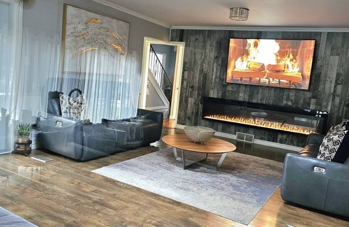 Ingersoll Villa | *OASIS*