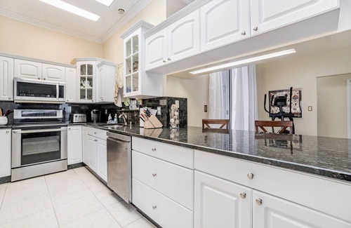 Wellington House | Oasis Heated Pool in the Heart of Equestrian Wellington