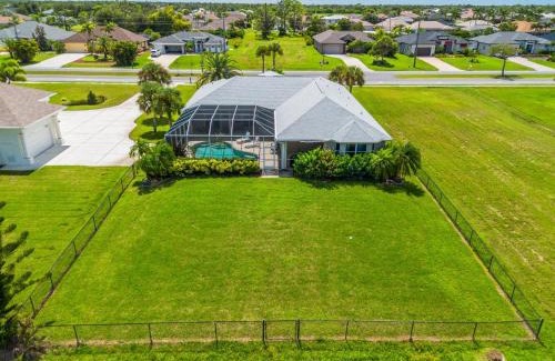 Long Meadow House | Oasis Home Heated Pool Fenced Yard
