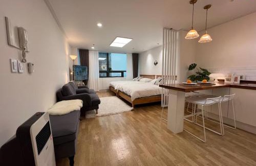 Mapo House | Oasis Hongdae City View