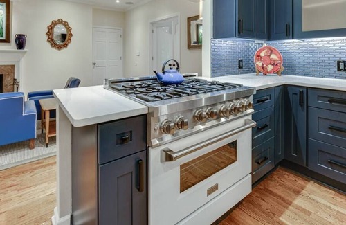 Belvedere Park House | Oasis in the City- Great Location Awesome House