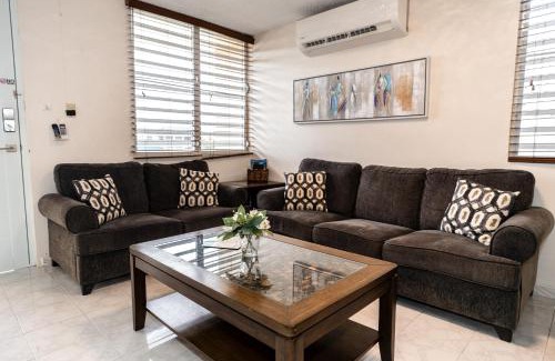 Bucana Apartment | Oasis in the South of the Island with FREE parking and laundry