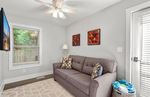 New Buffalo House | Oasis in the Woods