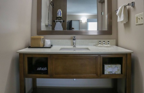 Polk Village Hotel | Oasis Inn