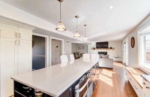 Prospect Heights House | Oasis Near the City - Lakefront Home on a Quiet Cul-de-sac