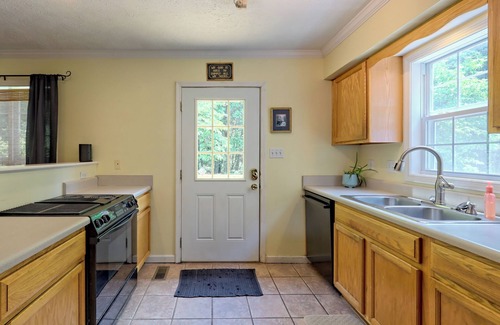 Clarkesville House | Oasis of Sautee, 4-bedroom loaded house in Clarkesville, 9 miles form Helen Ga
