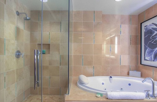 Aliante Sun City House | Oasis of Tranquility W/ Excellent Room Service!