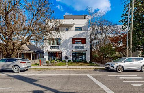 Chestnut Hill Apartment | Oasis on 2nd #302