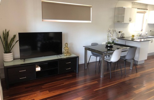 Brooklyn Apartment | Oasis on the Hawkesbury - Water Views