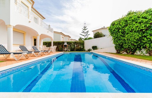 Penina Villa | Oasis Parque Alvor Beautiful 2 Bed Villa with Pool AT04