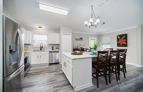 Arlington House | ~Oasis Pearl Sleeps 8 Heated Pool & Spa~