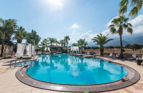 Malia Hotel | Oasis Studios
