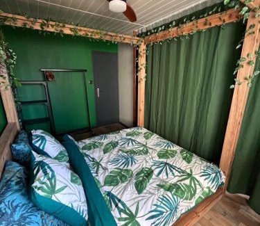 Saint-Hilaire-de-Riez Apartment | Oasis Tropical & Sauna