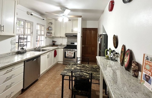 Santa Barbara House | Oasis Verde Villa with private pool