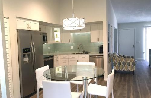 Bradenton House | Oasis Villa Retreat