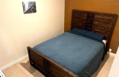 Ocean Beach Apartment | OB Getaway Fenced Yard, Walk to Beach & Cafes
