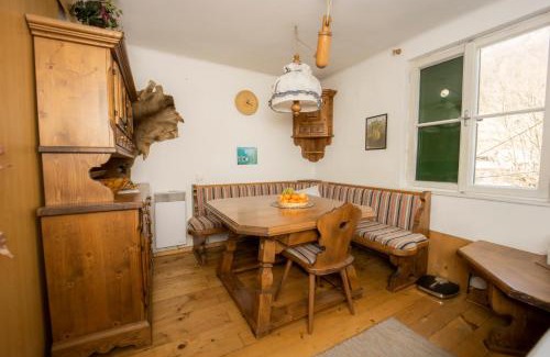 Lend Ski Chalet | Obere Alpenhütte in Lend neben der Salzach