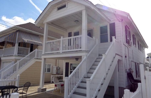 North End Apartment | OC814 St. James Place-2nd-Floor
