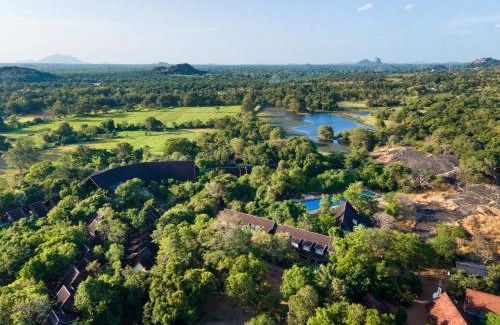Dambulla Hotel | Occidental Paradise Dambulla