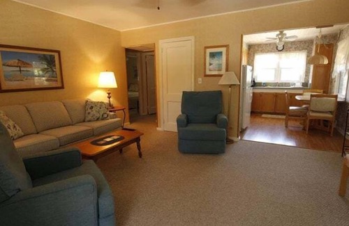 Point Pleasant Beach House | OCE1422L | 2BR 1 ba w/Private Beach Access! 1st Flr unit w/parking, PETS!