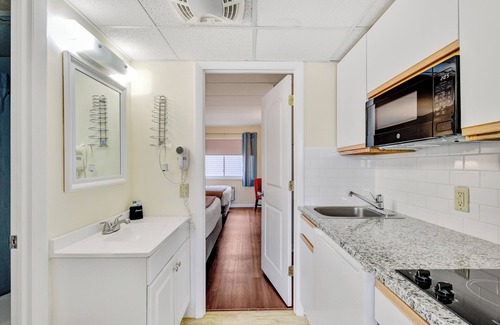North End Hotel | Ocean 7
