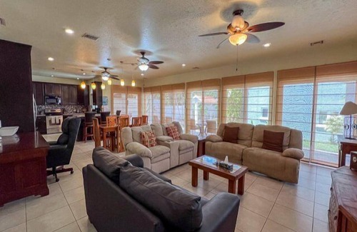 Flores Magon Condo | Ocean and Beachfront, 15 Minutes to Downtown Cozumel