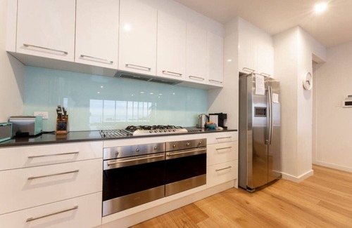 Seaford House | Ocean At Seaford- Beachfront Luxury-Free Wifi
