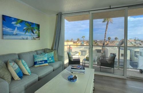 Mission Beach House | Ocean, Bay, Downtown, and City view Condo, Few steps from the ocean
