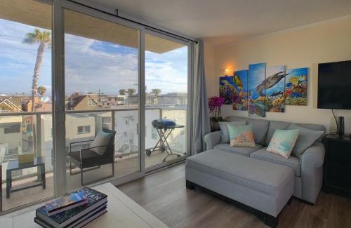Mission Beach House | Ocean, Bay, Downtown, and City view Condo, Few steps from the ocean