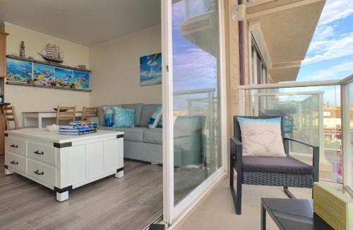 Mission Beach House | Ocean, Bay, Downtown, and City view Condo, Few steps from the ocean