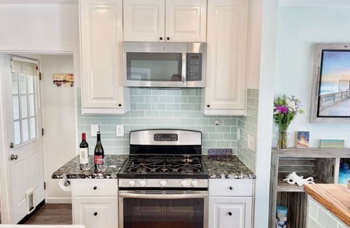 Point Loma Heights House | Ocean Beach 2 Bedroom 2 Bath with Parking and BBQ