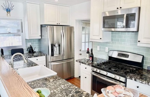 Point Loma Heights House | Ocean Beach 2 Bedroom 2 Bath with Parking and BBQ