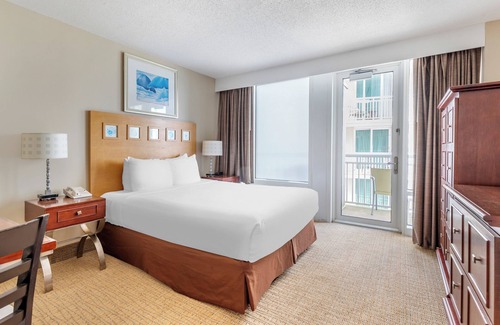 Northeast Virginia Beach Resort | Ocean Beach Club Virginia Beach - STUDIO OCEAN FRONT WITH KITCHENETTE AND 1 QN
