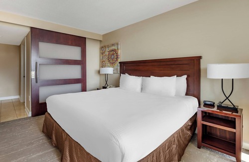 Northeast Virginia Beach Resort | Ocean Beach Club Virginia Beach - 3 BEDROOM OCEAN FRONT SUITE W/3 KING BEDS